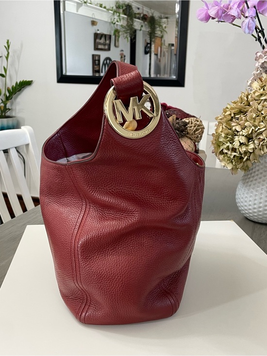Michael Kors Handbags - Michael Kors Large Pebbled Leather Hobo Shoulder Bag Burgundy Wine Gold Tone